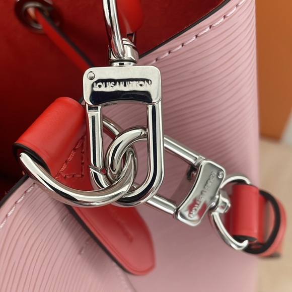 Authentic Louis Vuitton Epi Neo Neo Pink Leather Handbag - Picture 7 of 11